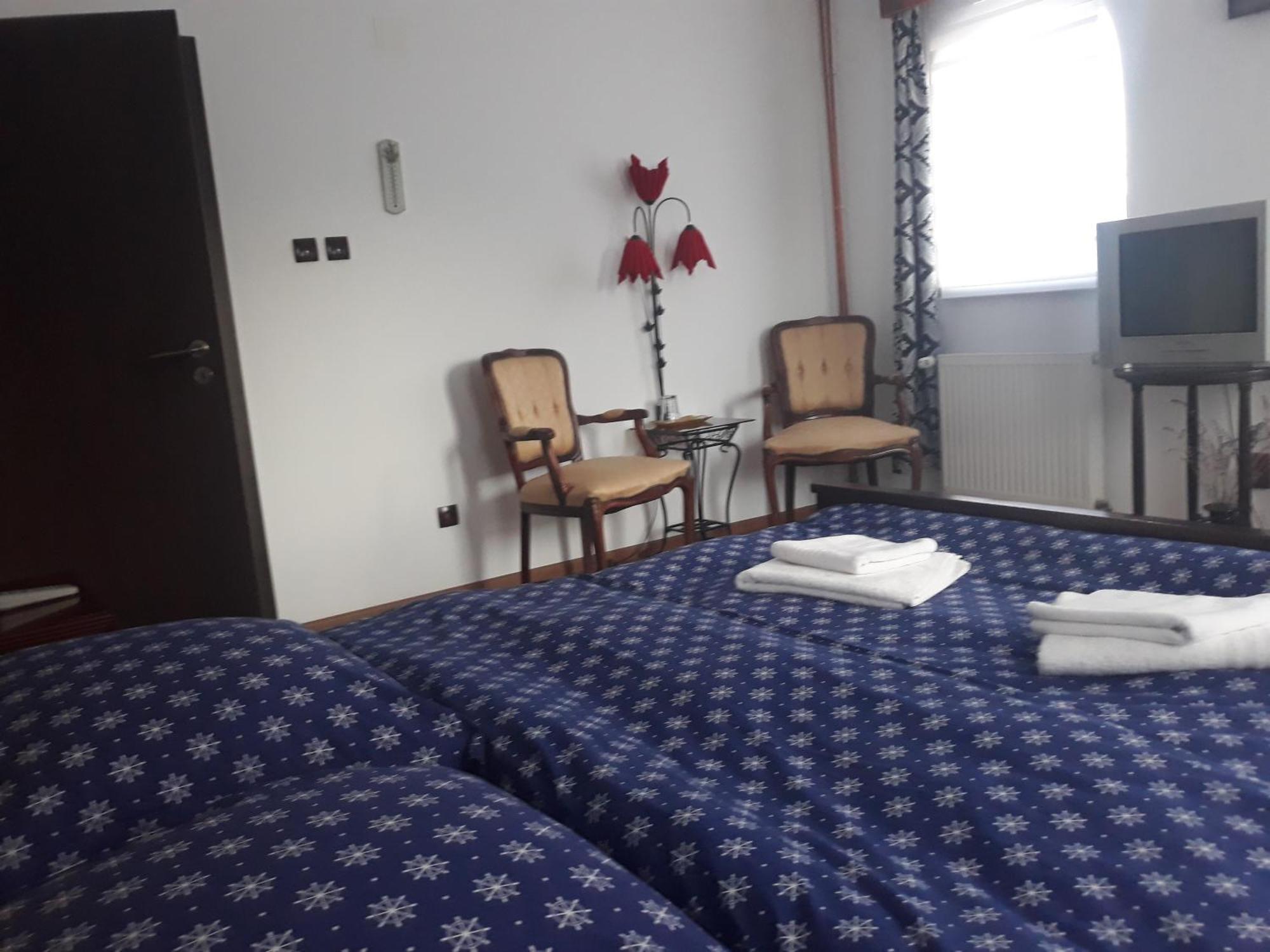 Vila Madudu Vălenii de Munte Buitenkant foto