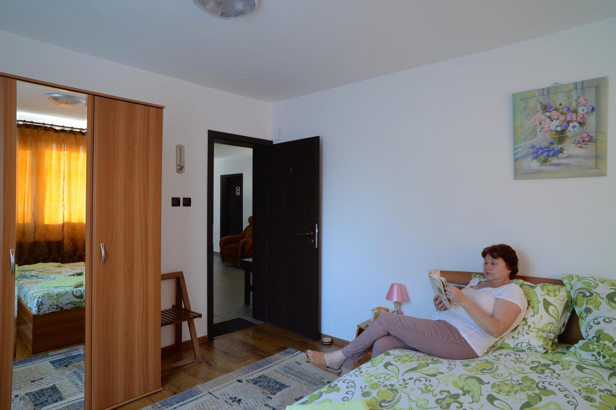 Vila Madudu Vălenii de Munte Buitenkant foto