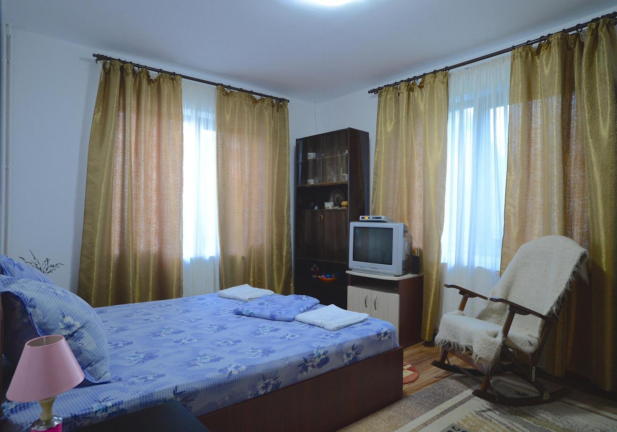 Vila Madudu Vălenii de Munte Buitenkant foto