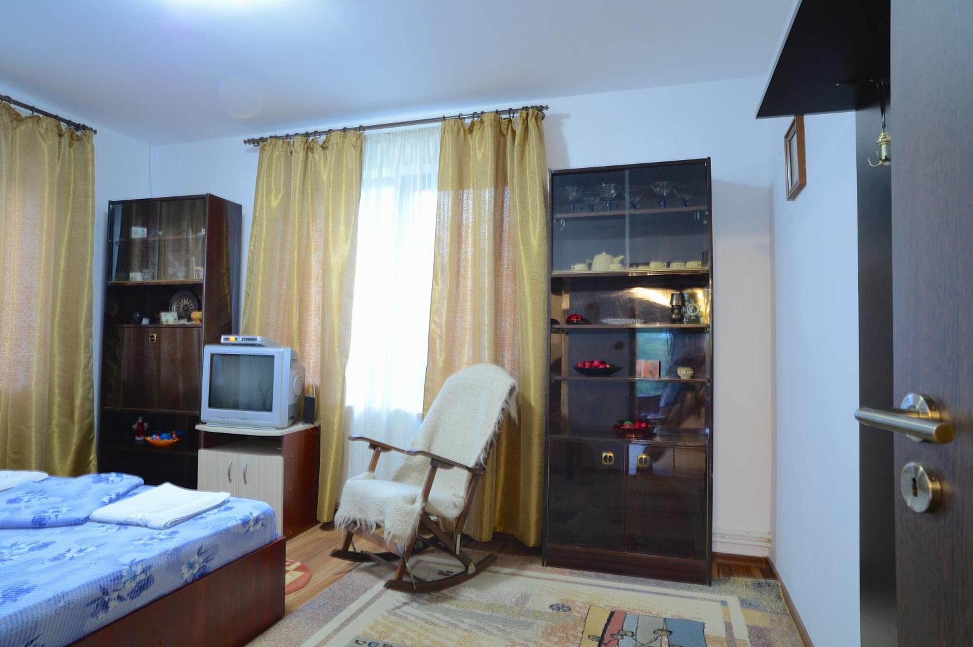Vila Madudu Vălenii de Munte Buitenkant foto