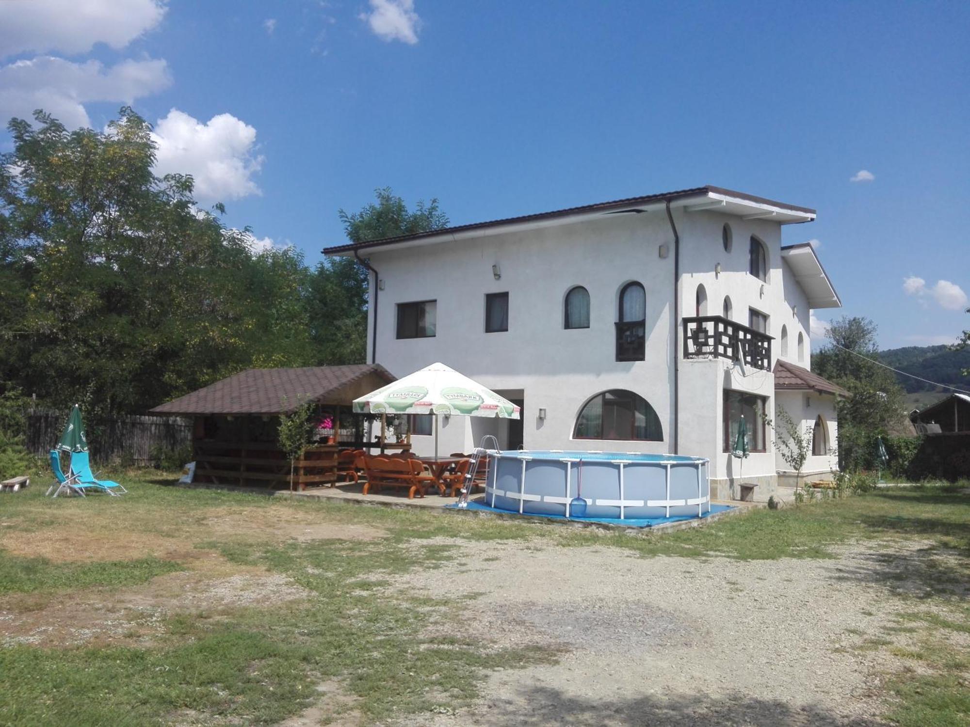 Vila Madudu Vălenii de Munte Buitenkant foto