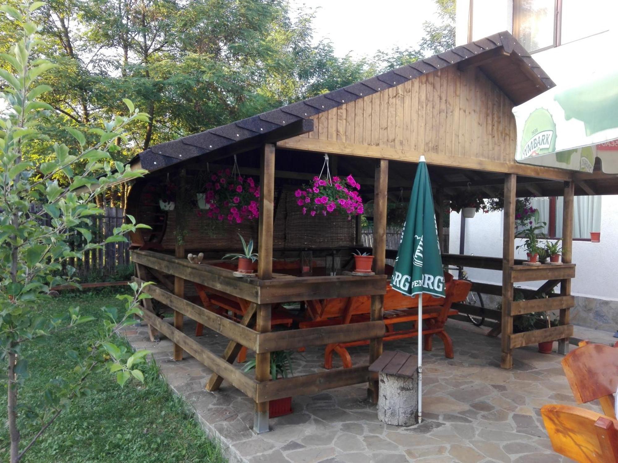 Vila Madudu Vălenii de Munte Buitenkant foto